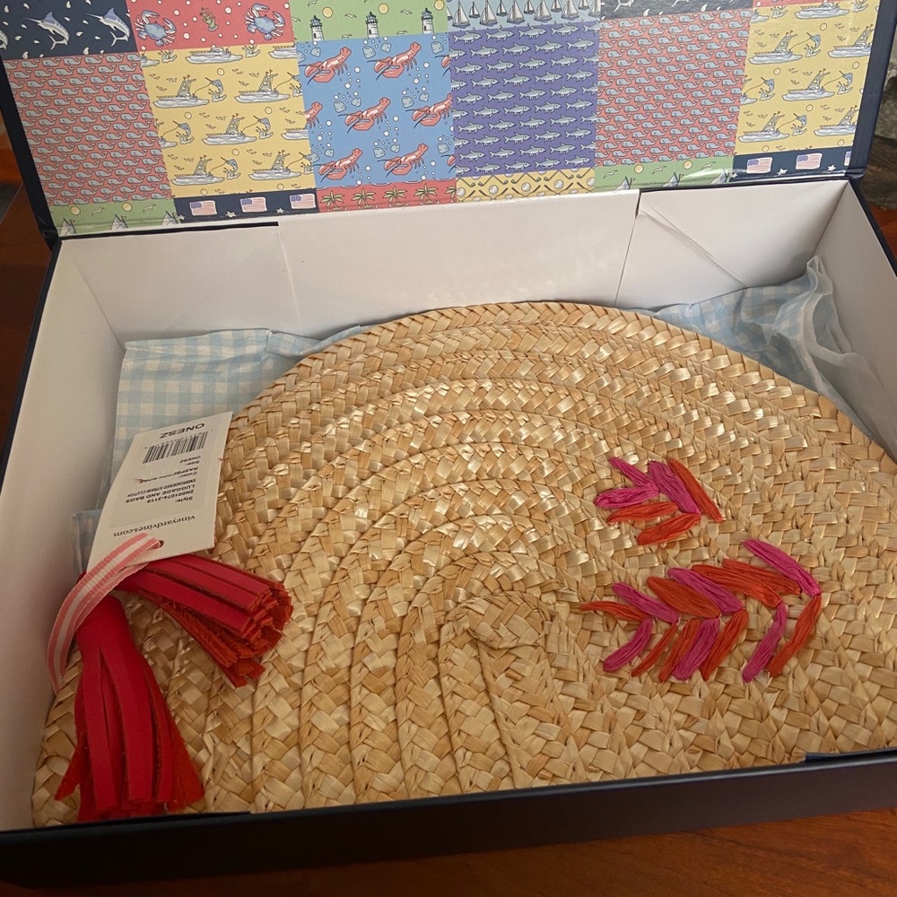 Brand new with tags vineyard vine bag